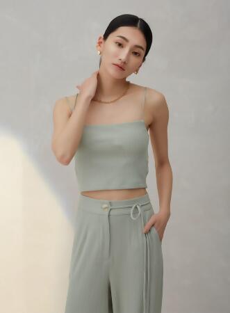 細肩帶坑條背心 